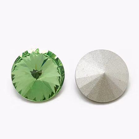 Rhinestone Peridot point back 8mm