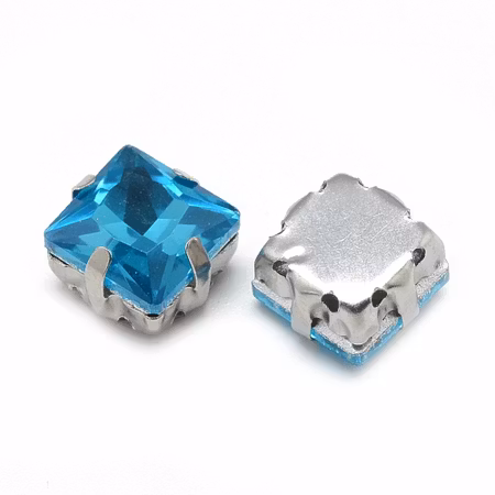 Sew on kristaller Deep Sky Blue glas 8x8mm
