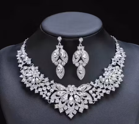 Halsband + örhänge (flera färger)