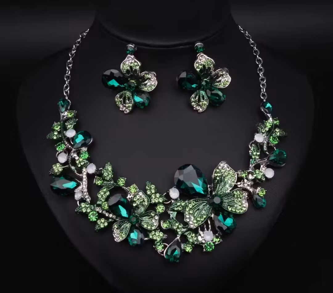 Halsband + örhänge (flera färger)