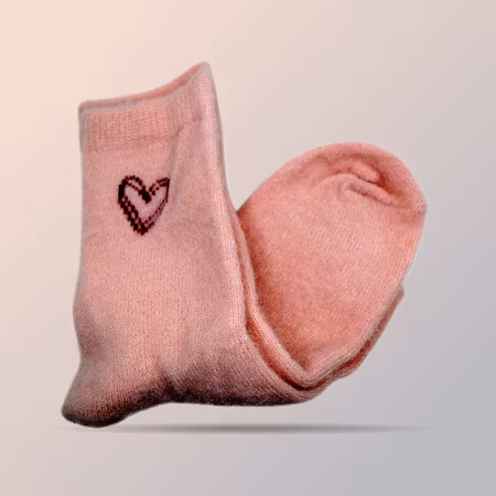 Fluffy Strumpor med Hjärta: Mysig Elegans i Fem Färger