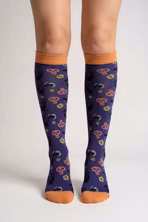 Lila halloween stödstrumpa