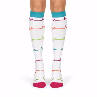 Stödstrumpa vit med hjärtslag