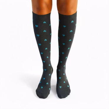 Stödstrumpa grå med blå hjärta