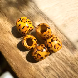 Träpärlor med Leopardprint
