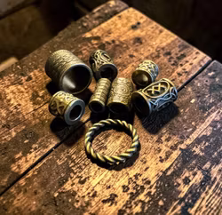 Robusta Bronzefärgade Dreadssmyckespärlor i Keltisk stil