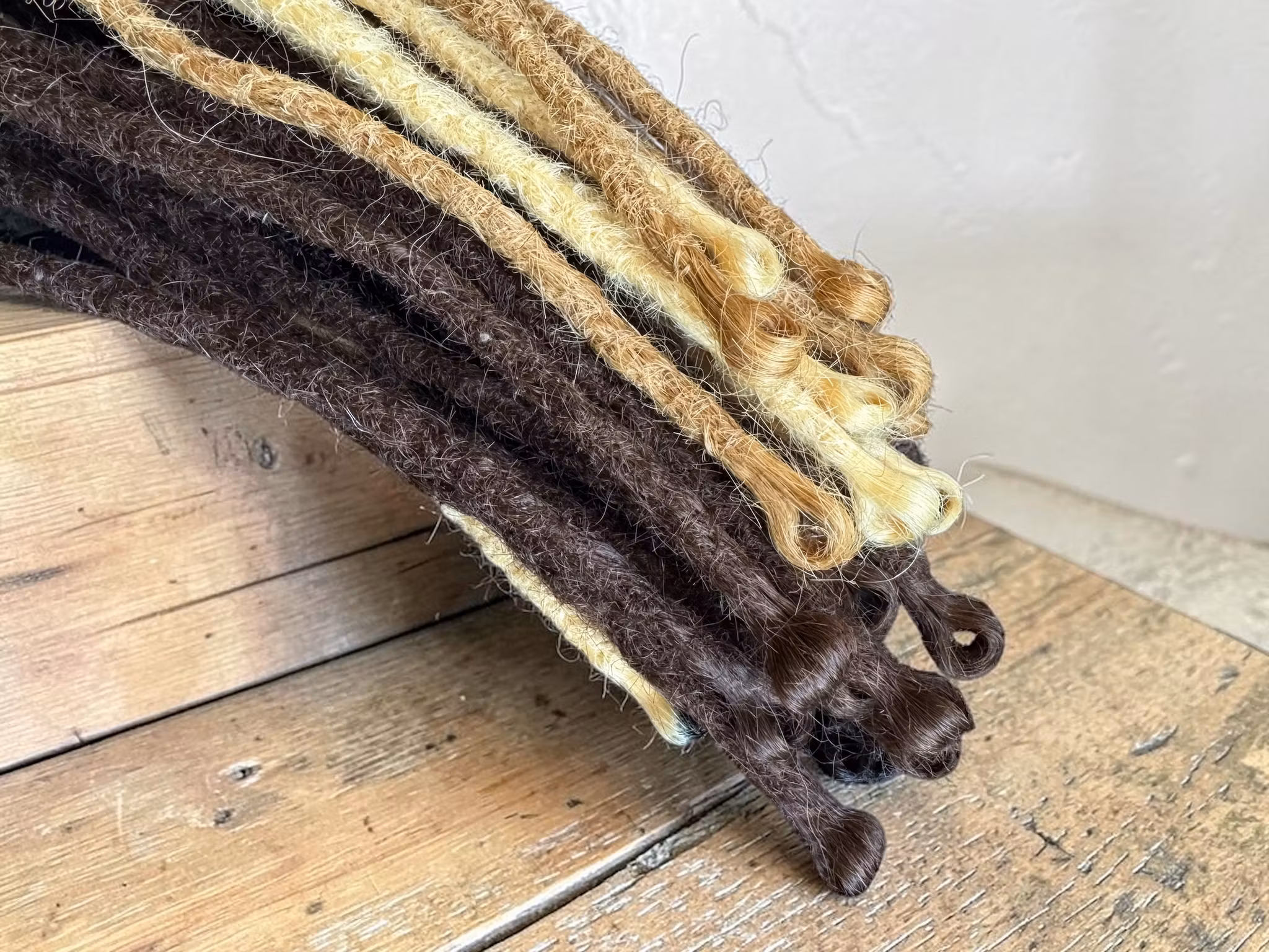 Lösa dreadlocks i äkta hår
