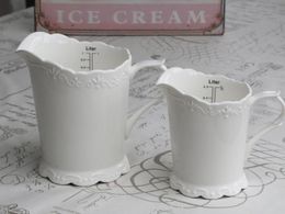 Provence kanna i porslin med mått -1 liter