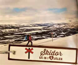 Skidor så in i själen Nyckelring/Tag