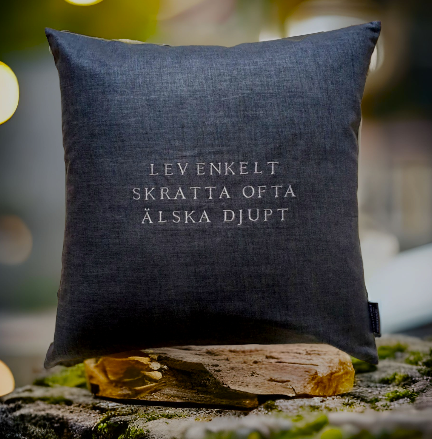 Lev enkelt skratta ofta älska djupt