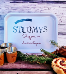 En dos Stugmys- Bricka