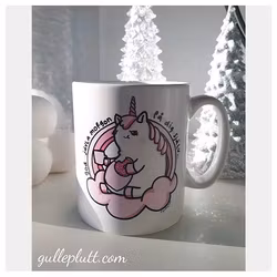 MUGG: Arga Enhörningen med Kaffe & Donut (Klumparna)