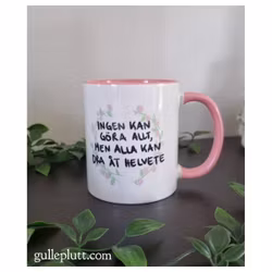 Rosa Mugg med citat "Ingen kan göra allt, men alla kan dra åt helvete" Blomkrans