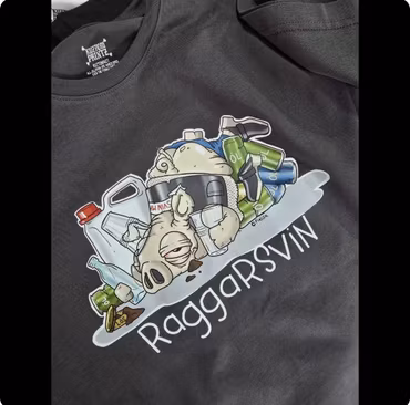 T-SHIRT: Raggarsvin (Den Alternativa Djurparken)