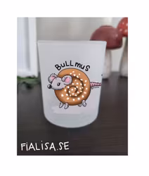 FROSTAD LJUSLYKTA: Bullmus (Den Alternativa Djurparken)