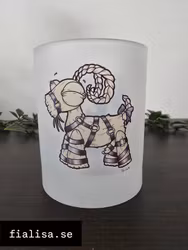 FROSTAD LJUSLYKTA: Kåtbocken Piercade Petter (Den Alternativa Djurparken)