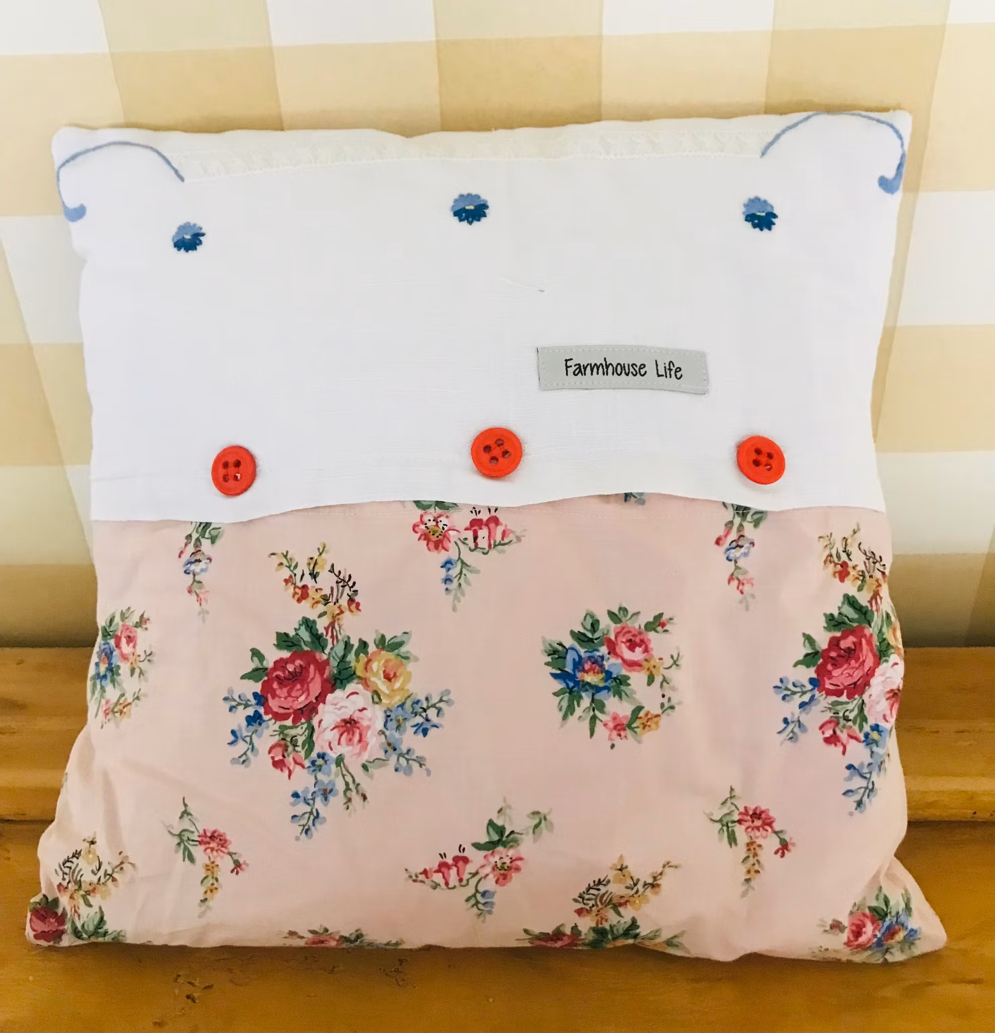Kudde / Handbroderat sommar blommor