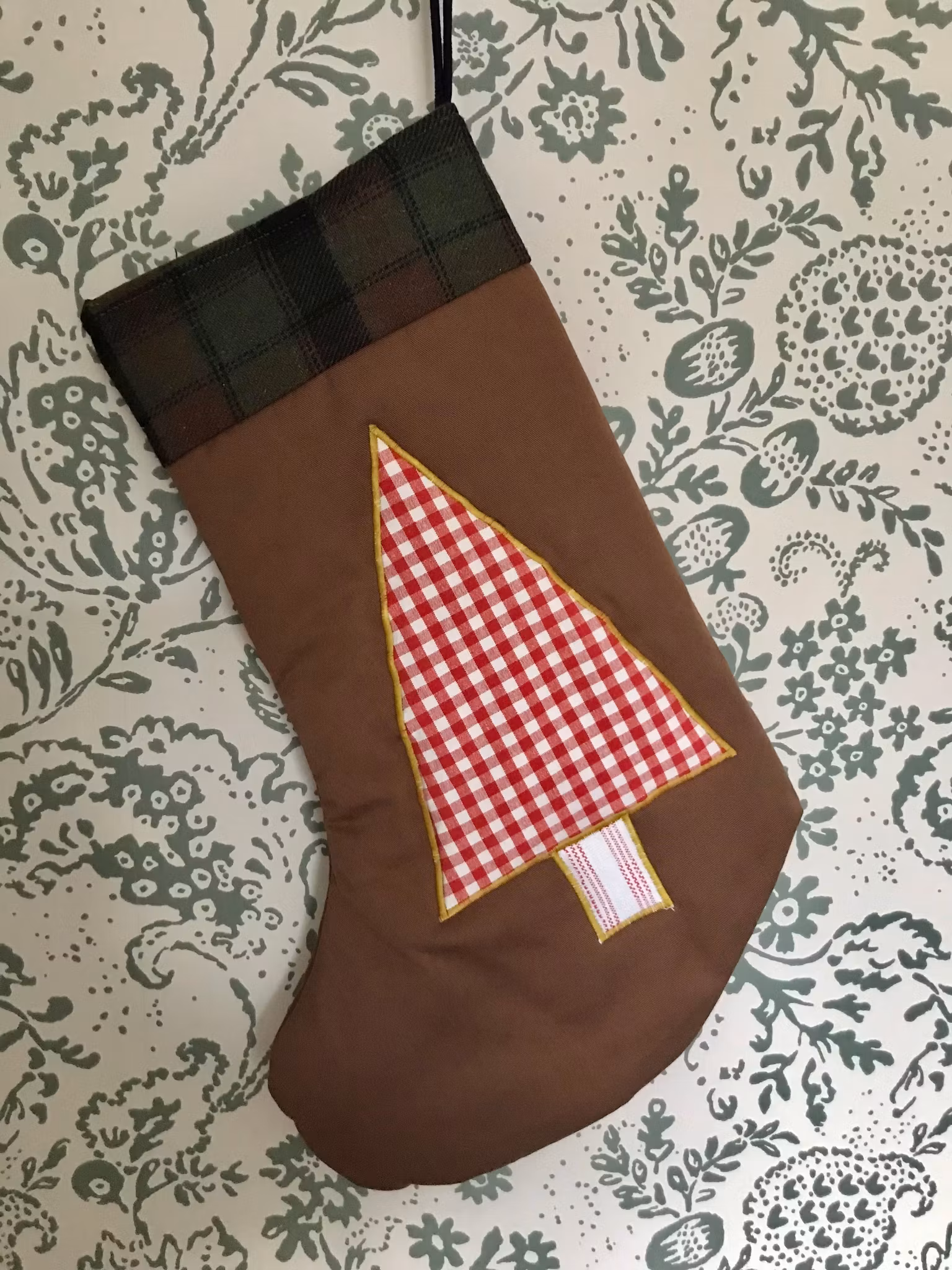 Stor Julstrumpa, Gran med tweed