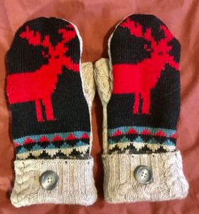 Återbruks vantar / Red Reindeer