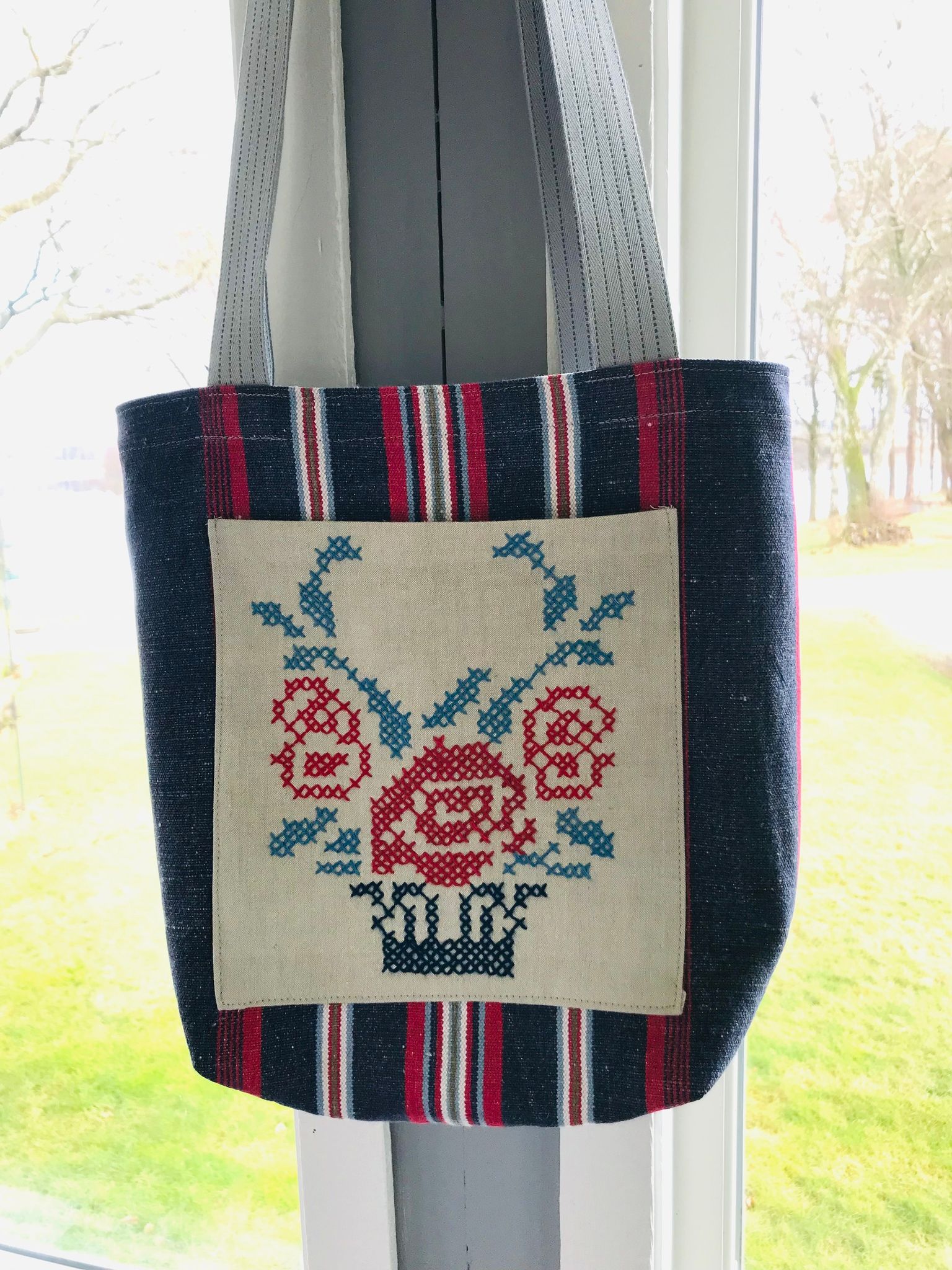 Handvävd linne väska / Handwoven linen tote bag.