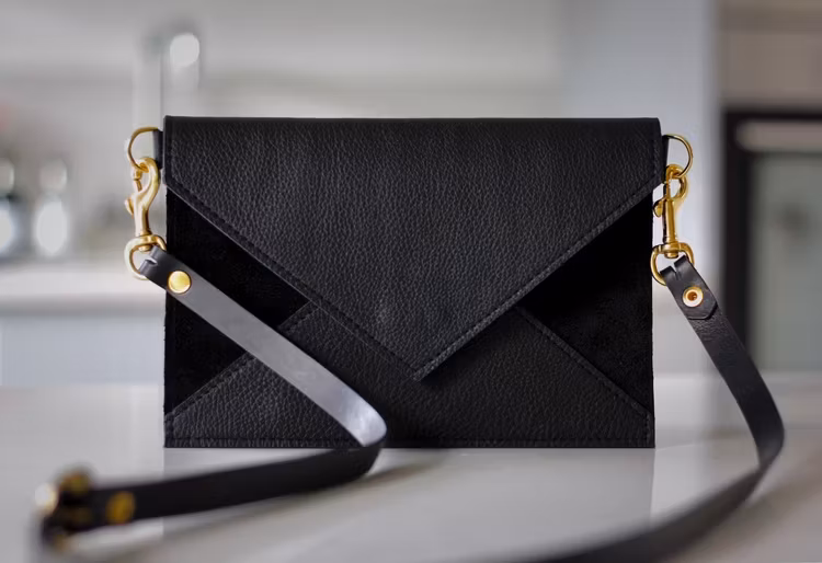 NEW Shoulder Bag - Axelväska i kuvertmodell
