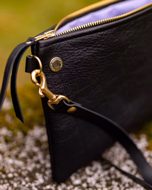 VIP Shoulder Bag - Axelväska i läder
