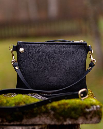 VIP Shoulder Bag - Axelväska i läder