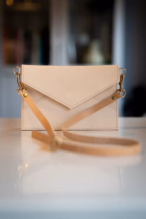 NEW Shoulder Bag - Axelväska i kuvertmodell