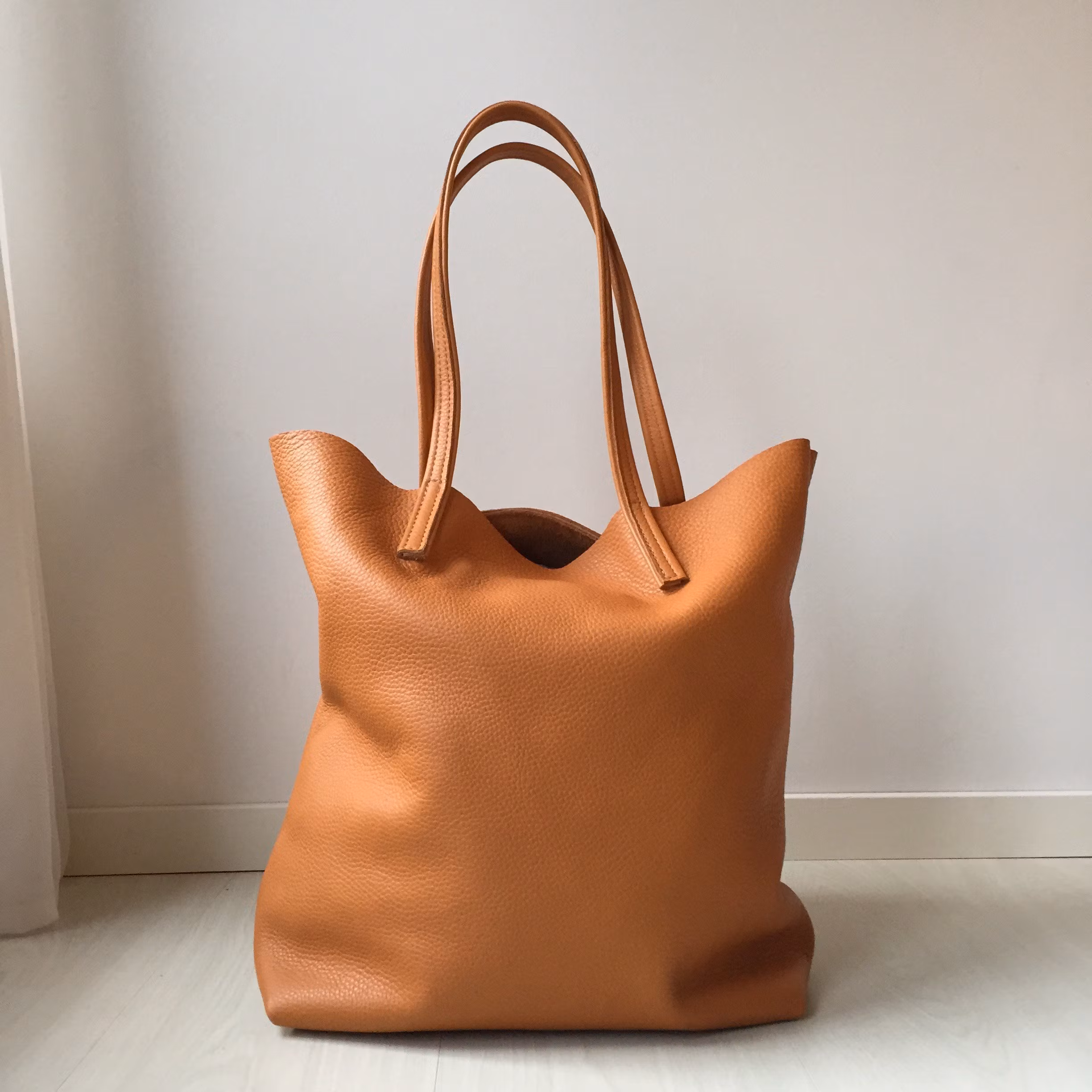 Raw Leather Tote Bag - Cognac