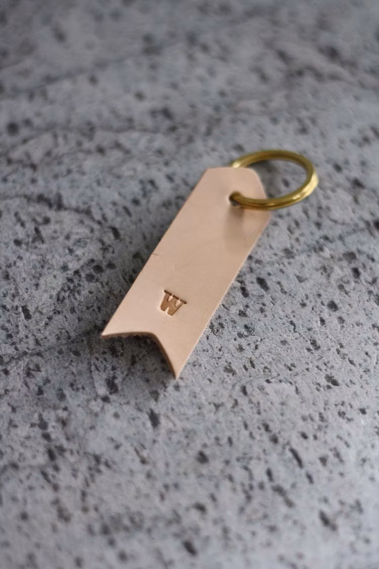 Keyring - Arrow w/ initial