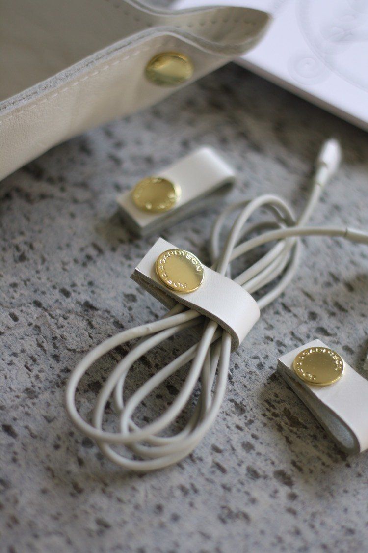 Cable Clips - sladdklämmor i naturgarvat läder
