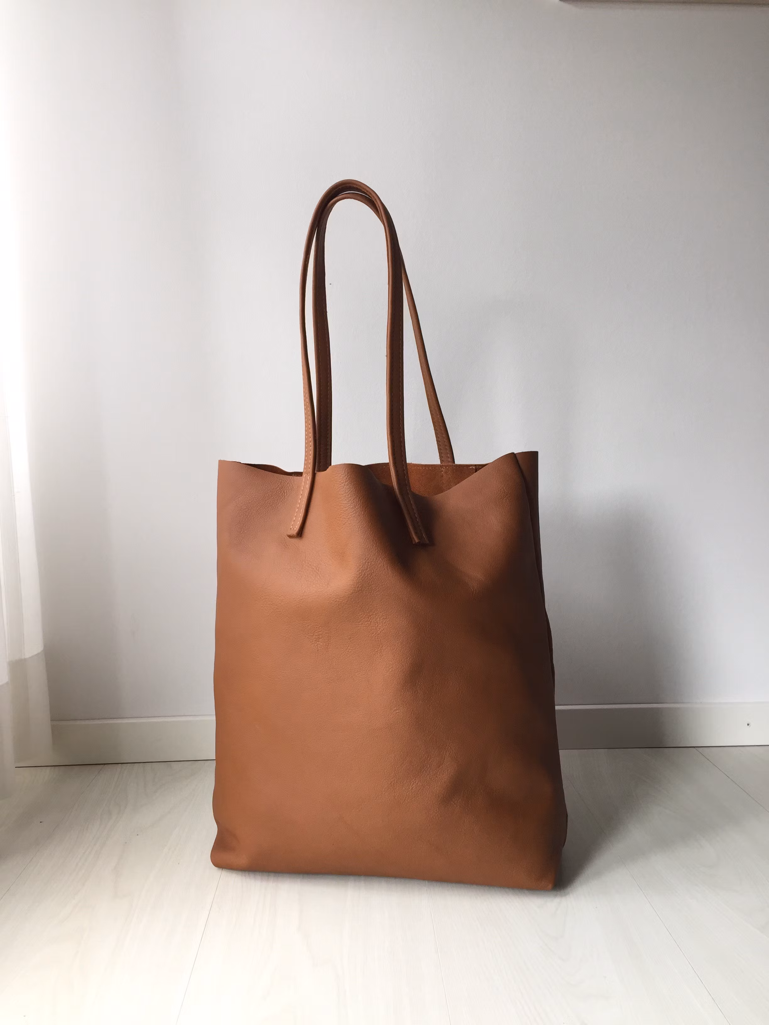 Raw Leather Tote Bag - Cognac Leather