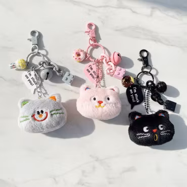 Cat Face Bell – Bagcharm i plysch (3 varianter)
