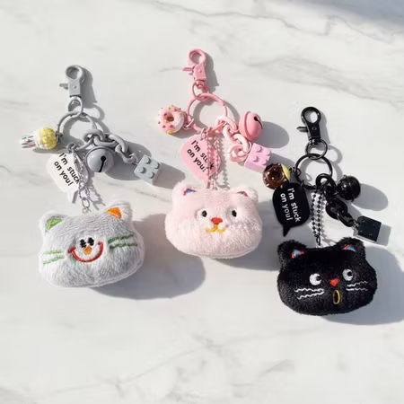 Cat Face Bell – Bagcharm i plysch (3 varianter)
