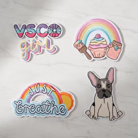 Happy Vibes tygmärken 4-pack – Hund, VSCO & regnbågar