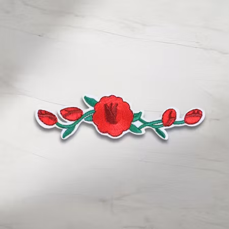 Rosor med gröna blad