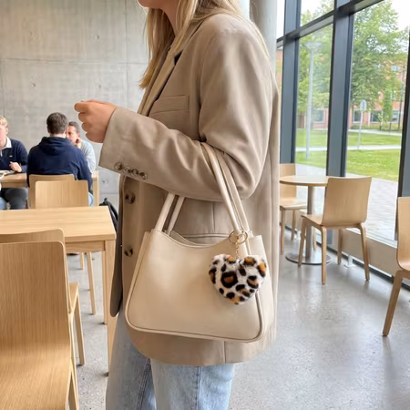 Leopardmönstrat fluffigt hjärta Bag Charm