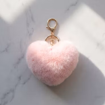 Rosa fluffigt hjärta Bag Charm – Korean Pink