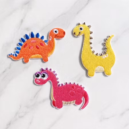 Självhäftande tygmärken Långhalsade dinosaurier 3-pack – broderade märken