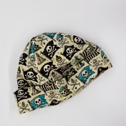 Lue med sjørøverflagg, 2-6år