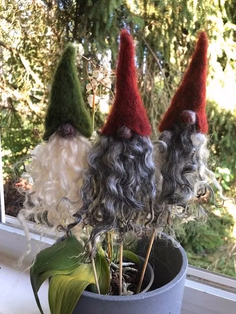 Tovad tomte på pinne