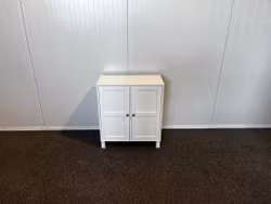 Begagnad byrå från IKEA