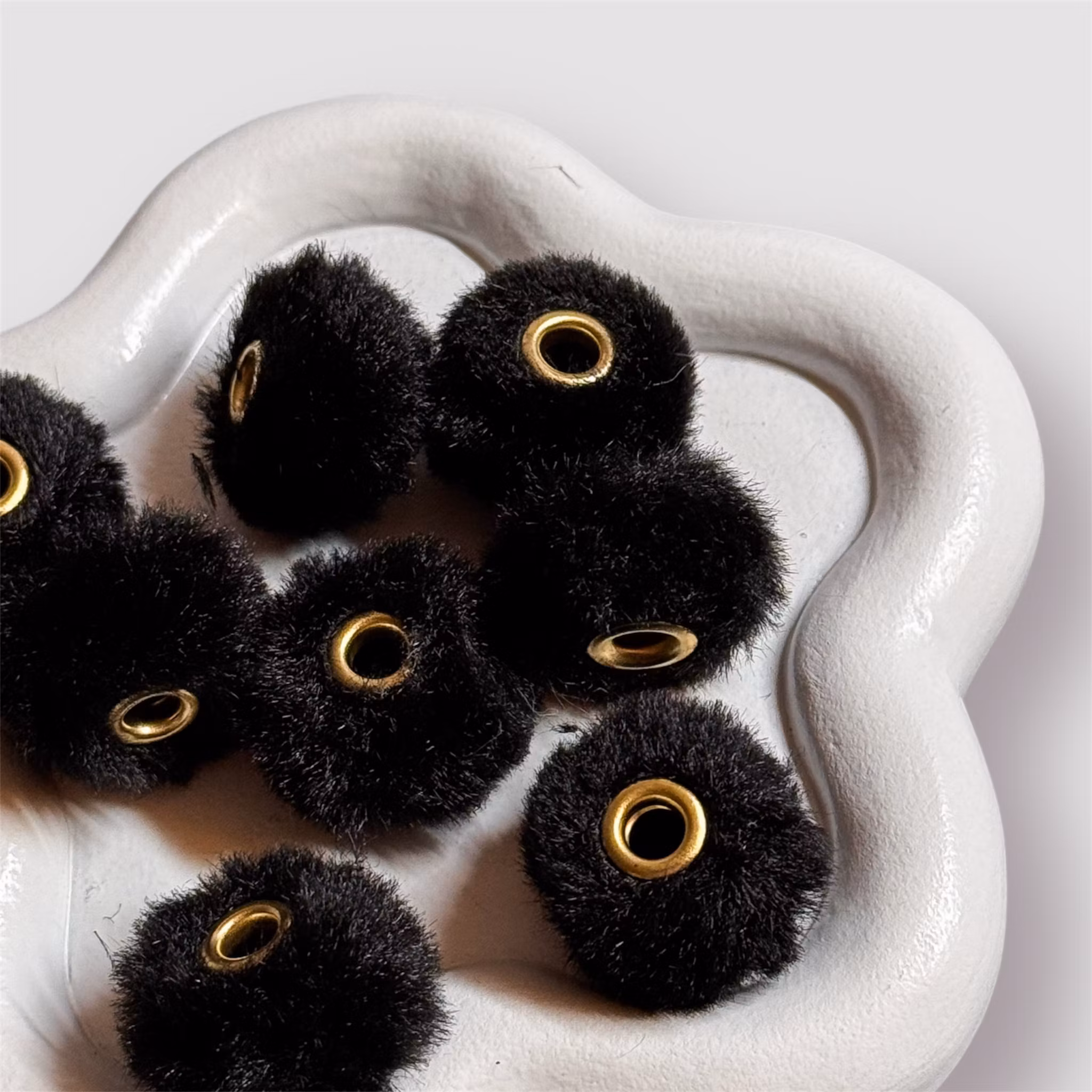 Fluffpärlor/spacer Svart 1st