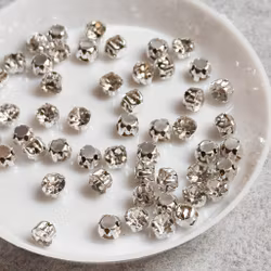 3,8mm Krysspärlor Silver 50st