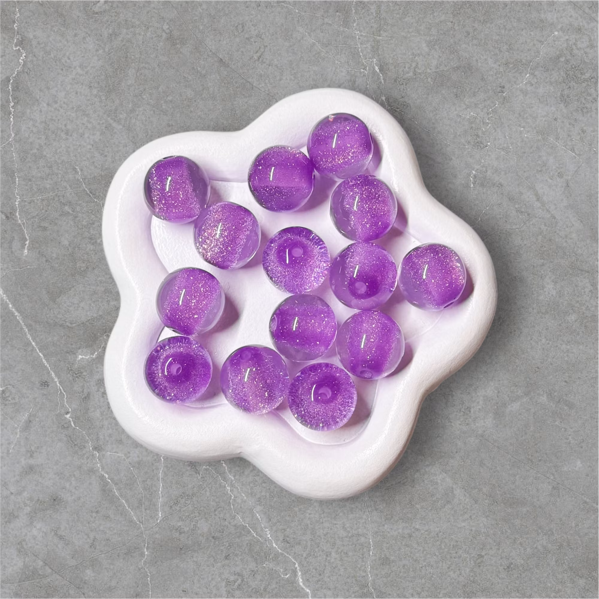16mm Halvglitter pärla Lila 1st