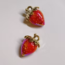 Jorgubbe hänge akryl röd 1st