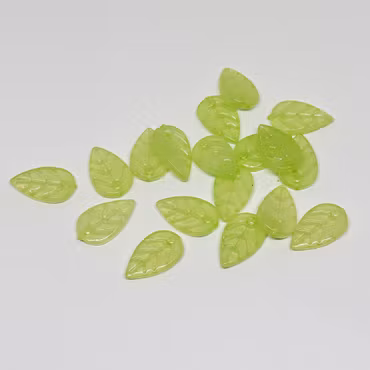 Akrylblad med hål 2cm Ljusgröna 35st
