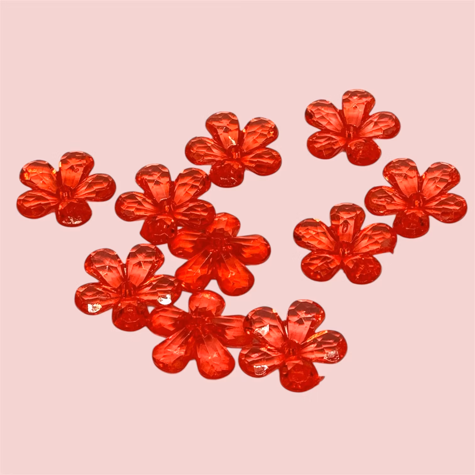 Akrylblommor m. hål 2x2cm Röd 10st