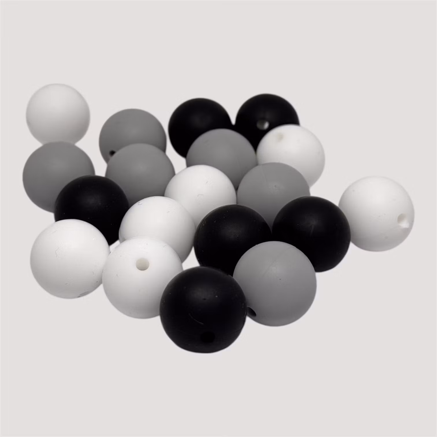 15mm Silikonpärlor Svart/vit mix 10st