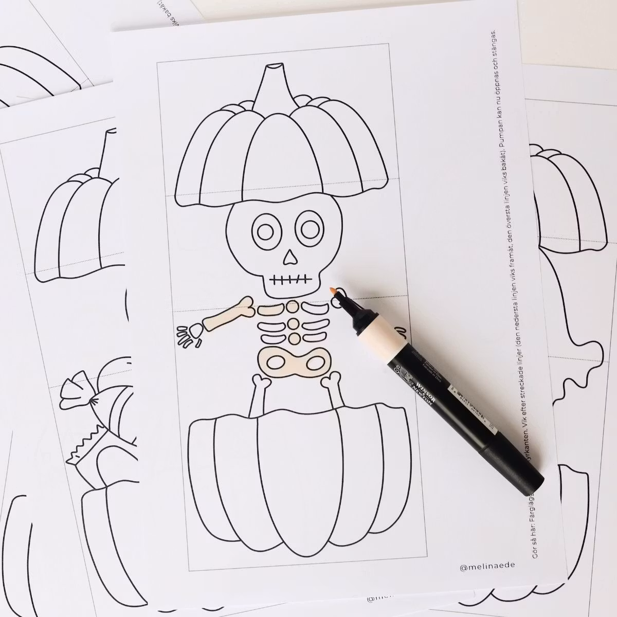 Halloween-Basteln für Kinder - Aufklappbare Kürbisse